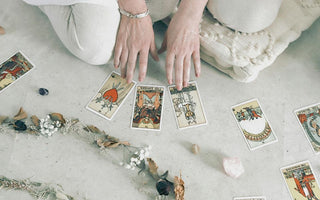 Como Usar Oráculos e Tarot para Autoconhecimento Diário