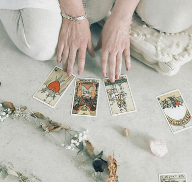Como Usar Oráculos e Tarot para Autoconhecimento Diário