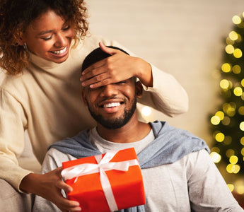 Sugestões de presentes de Natal para o namorado 2025