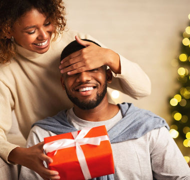 Sugestões de presentes de Natal para o namorado 2025