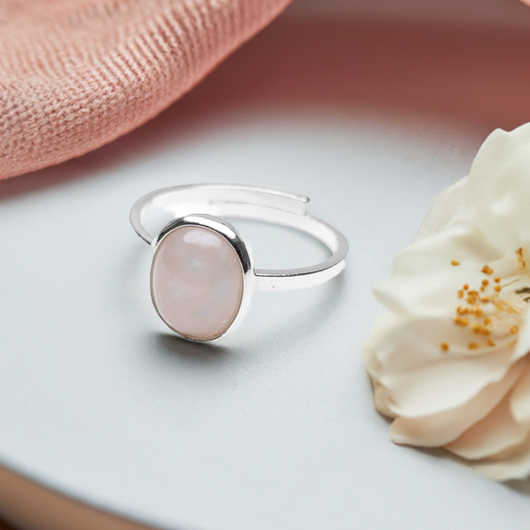 Presentes para Aquarianos e signo de Aquário: Anel de Quartzo Rosa