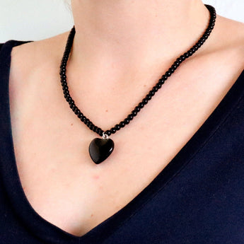 Colar de Obsidiana com Coração Colares Chokers Comprar na Loja WeMystic