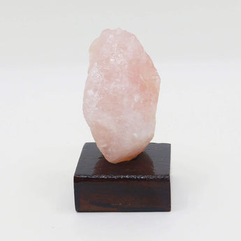 Quartzo Rosa Bruto com Base em Madeira Cristais para Decoração Comprar na Loja WeMystic