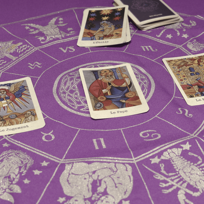 Toalha de mesa de dragão azul, roxo estrelado, capa de mesa fofa de animal  de dragão para crianças, meninas, adolescentes, adultos, jogo americano de  tecido lavável com coração de amor para mesa