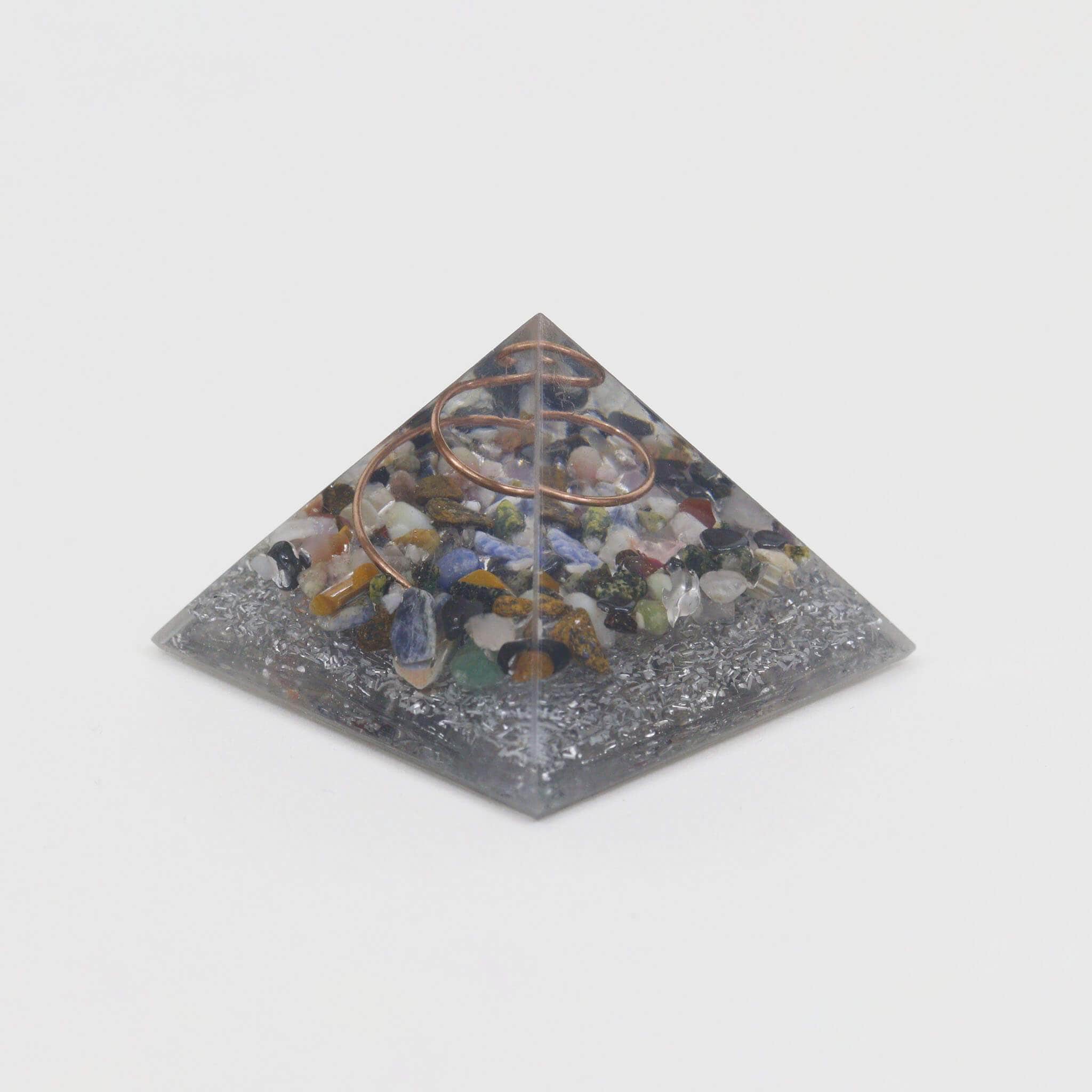 Pirâmide de Orgonite Cristais para Decoração Comprar na Loja WeMystic